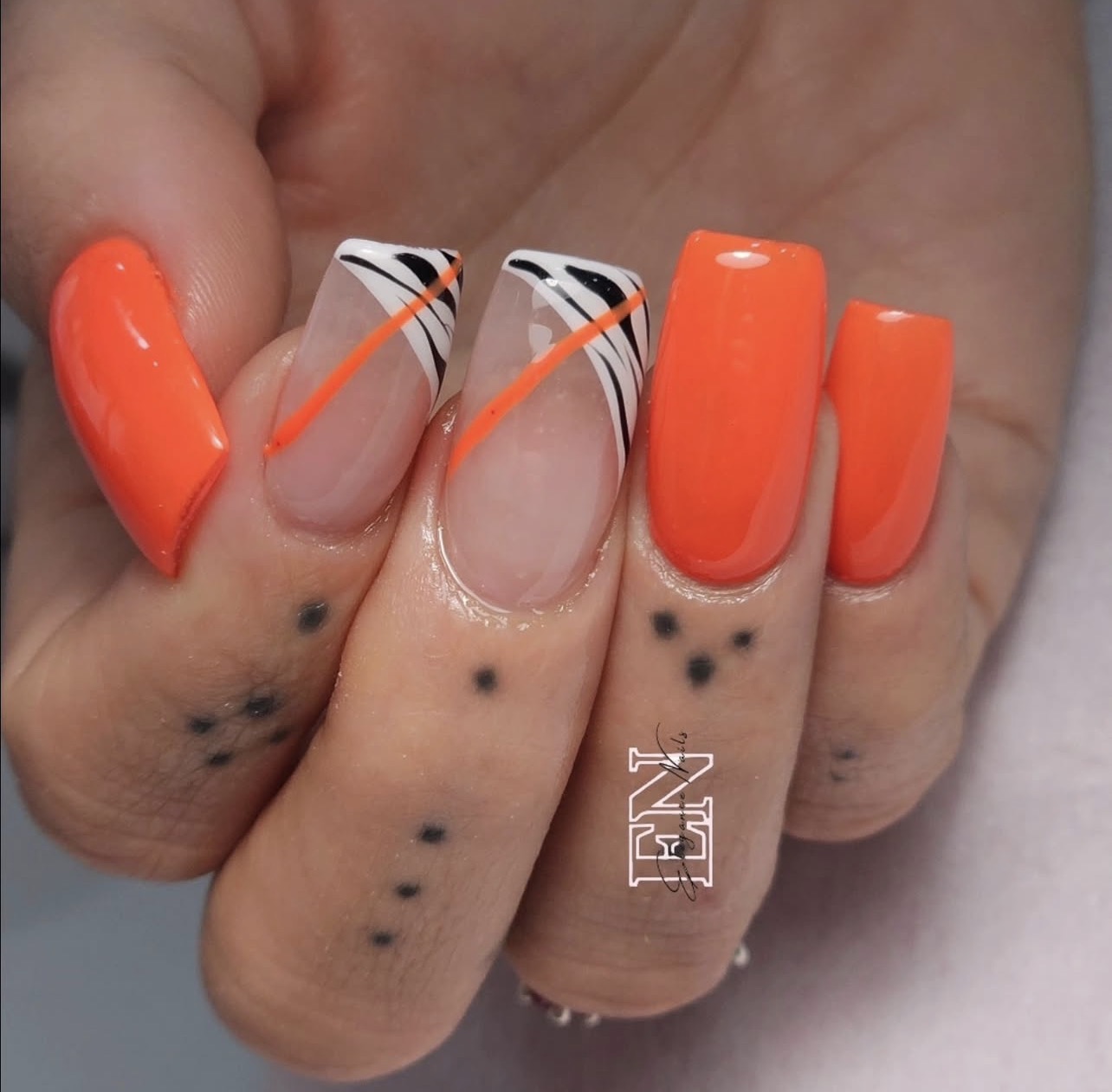 Uñas de gel con diseños exclusivos - Mejor salón de uñas en Elche